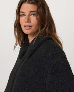Veste Sherpa personnalisée pour femme – Qualité supérieure, tissu respirant – Vente en gros, veste polaire personnalisée pour femme, vêtements d'extérieur OEM - Product Image 4