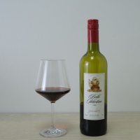 [Holar] Verre à vin en plastique angulaire léger de 15oz fabriqué à Taïwan pour les restaurants de cafétérias de bar d'hôtels à la maison