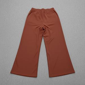 Conjunto de Sudadera con Capucha y Pantalones Cargo de Dos Piezas para Mujer, con Parche Bordado KY, Corte Cuadrado - Product Image 3