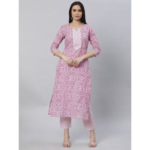 Ensemble Kurti et pantalon en coton doux à imprimé numérique attrayant, couleur oignon - Product Image 1