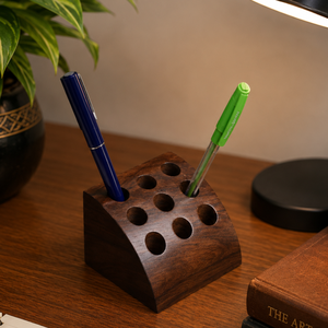Support de stylo en bois de rose indien fait main, organiseur de bureau |   Porte-papeterie triangulaire en bois pour la décoration de table de bureau, cadeau, accent décoratif - Product Image 1
