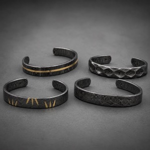 Brazalete de Acero de Damasco Forjado a Mano con Incrustaciones de Latón en Forma de Luna, Anillo de Juramento, Regalo para Él - Product Image 5
