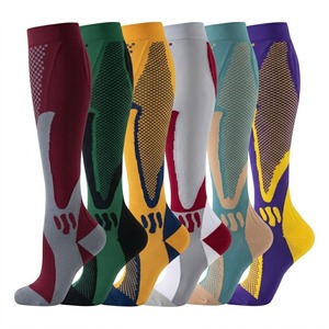 Chaussettes de compression montantes vertes pour femmes, couleur unie, tricotées, pour usage quotidien au printemps, prix de gros - Product Image 6