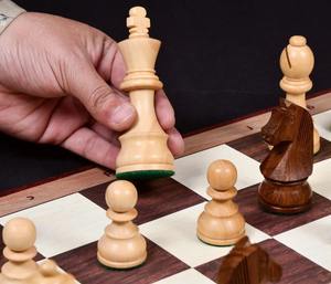 ชุดหมากรุก Staunton รุ่น Tournament Series พร้อมตัวหมากรุกเยอรมัน Knight ทำจากไม้ Sheesham และ Boxwood สูง 3.75 นิ้ว ราคาดีที่สุด - Product Image 5