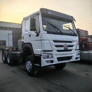 Camion tracteur Sinotruk HOWO 371HP 6X4, 10 roues, poids lourd, diesel, pour transport semi-remorque, à vendre - Product Image 1