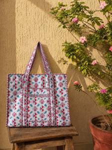 Sac fourre-tout matelassé en coton imprimé à la main pour femme, tendance, lavable, magnifique accessoire de shopping - Product Image 1