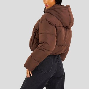 Chaqueta Corta Acolchada para Mujer con Cuello Alto, Diseño Minimalista Tejido Transpirable de Piel de Oveja, Abrigo de Invierno de Aspecto Limpio, Corto, Estilo Burbuja, OEM - Product Image 3