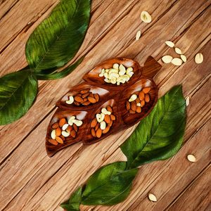 Bandeja de Madera Hecha a Mano con Forma de Hoja y Compartimentos, Bandeja para Aperitivos y Frutos Secos, Decorativa, de Lujo, Multiusos - Product Image 5