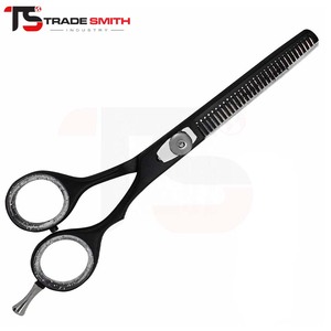 Kit de coiffure élégant TSI pour hommes, collection professionnelle de soins masculins avec outils de coiffage pour salons de coiffure, salons et acheteurs en gros - Product Image 5