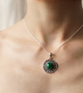 Pendentif en malachite verte naturelle, serti en argent sterling 925, style vintage bohème, fait main, cadeau, or rose et or jaune - Product Image 2