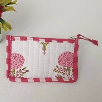 Pochette à monnaie florale de luxe faite à la main en Inde |   Portefeuille matelassé à imprimé blocs avec fermeture éclair |   Écologique, compact, portable, pour les voyages