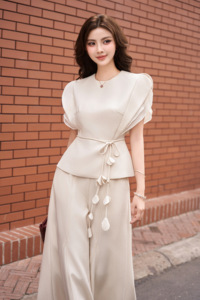 Blusa Elegante de Mujer con Cuello Redondo y Manga Corta, con Cinturón de Borlas y Peplum, Color Sólido, Corte Regular, para Todas las Temporadas, ODM OEM - Product Image 6