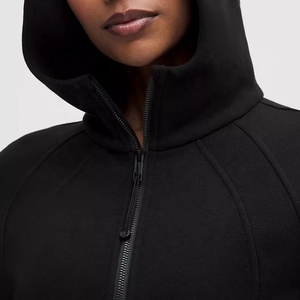 Veste polaire à capuche intégrale pour femme, manches raglan, noire unie, vêtement de sport respirant en polyester tricoté - Product Image 4
