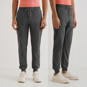 Pantalon de jogging léger et sportif pour homme avec poches, idéal pour l'entraînement et la détente, taille élastique, services OEM et personnalisation du logo - Product Image 6