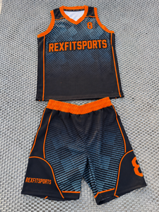 Ensemble d'uniformes de basketball sublimés personnalisés pour hommes – Maillot et short de basketball respirants pour équipe – Fabricant de vêtements de sport - Product Image 2