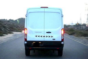 Utilisé pour d Transit 350/ 2021 GCC 154 Km 299Hp 4 portes 2 places 4 cylindres Transmission manuelle 2000-2499cc Diesel conduite à gauche - Product Image 2