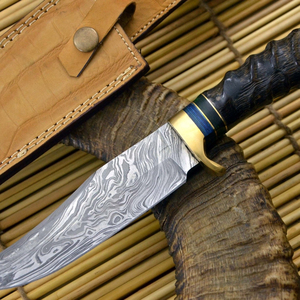 Couteau de chasse et de camping en acier Damas de haute qualité, manche en bois de cerf avec étui en cuir - Product Image 4