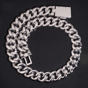 Cadena de eslabones cubanos de moissanita de lujo con engaste pavé de diamantes y diseño hip hop plateado brillante - Product Image 4