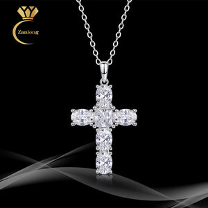 Pendentif Croix Plaqué Rhodium avec Pierres de Zircon Serties Griffe, Bijou Religieux, Collier Unisexe Tendance - Product Image 3