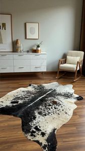 Tapis moderne en cuir de vachette, motif animalier noir et blanc naturel, forme originale, pour salon, avec envers en caoutchouc, poils plats - Product Image 6