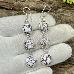 Boucles d'oreilles clous en argent magnésite cheval sauvage, faites à la main, trois pierres rondes, plaqué rhodium, bijoux en pierres précieuses, cadeau pour elle, pour les fêtes - Product Image 4