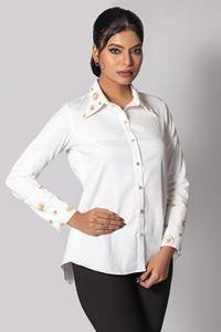 Camisa SOLENE de satén de algodón blanco, premium y elegante para mujer, muy cómoda de llevar en todas las ocasiones - Product Image 2