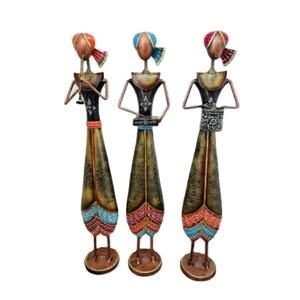 Ensemble de figurines métalliques de musiciens folkloriques indiens traditionnels (Lot de 3) - Design Art Déco à motif vertical, mobiles et multifonctionnels, Pâques - Product Image 1