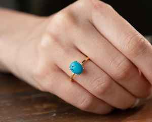 Anillo Ovalado de Turquesa Vermeil, Piedra de Turquesa Azul, Estilo Minimalista, Plata de Ley 925, Chapado en Oro de 14K, Joyería Boho Hecha a Mano - Product Image 2