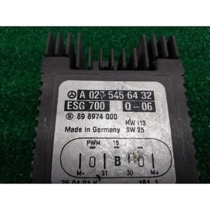 โมดูลควบคุมพัดลมระบายความร้อนหม้อน้ำ S-class มือสอง OEM 0275456432 - Product Image 4