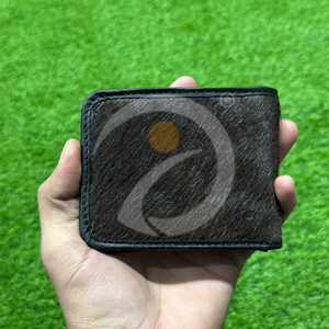 Cartera de cuero premium con pelo de vaca, hecha a mano, delgada, plegable, tarjetero, minimalista, en venta a precio económico. - Product Image 1
