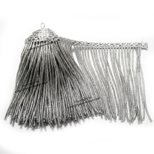 Frange en tissu métallique or et argent de 7 cm de haute qualité pour la décoration de vêtements - Vente en gros - Product Image 1