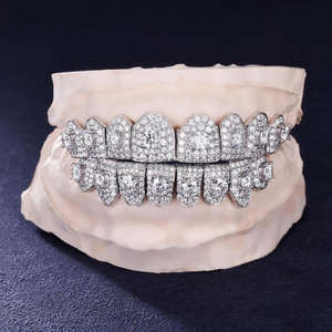 Ensemble de grillz en nid d'abeille impeccable personnalisé avec du véritable diamant de passe cultivé en laboratoire S925 en argent sterling VVS cadeau de rappeur personnalisé pour lui - Product Image 1