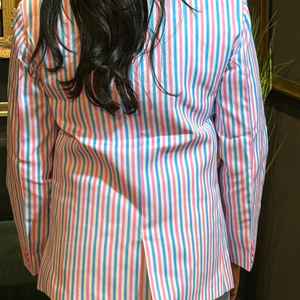 Blazer a Rayas JJoa para Mujer, Blazer con Rayas Rosas y Azules con Parche Bordado, Blazer Elegante y Formal para Uso Casual - Product Image 4