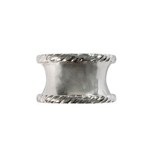 Anillo para servilletas de metal duradero diseñado para uso diario en la mesa, sin comprometer la apariencia decorativa. - Product Image 3