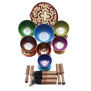 Juego completo de cuencos de sanación de 7 chakras, cuencos de canto martillados a mano y afinados con mazos y cojines, disponibles al por mayor a precios económicos. - Product Image 4
