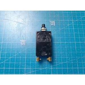 Interruptor de Circuito Térmico E-T-A Tipo 2-5700 2-5700-iG1-K10-DD Usado Como Está, Piezas de Equipos Semiconductores Legados - Product Image 3