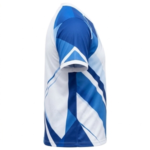 Chemise de tennis pour homme tendance, alliant tissu respirant, design athlétique et coupe confortable pour l'entraînement et les compétitions de tennis. - Product Image 4
