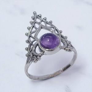 แหวนเงินแท้ 925 ประดับพลอยทรงกลมเจียระไนแบบ Bezel Setting  อะเมทิสต์และมูนสโตน สำหรับผู้หญิง ราคาขายส่ง - Product Image 2