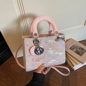 Sac à main de style chinois haut de gamme Princesse Diana, sac fourre-tout brodé polyvalent pour femmes, nouveau style 2026. - Product Image 5