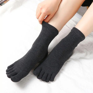 Calcetines Unisex Casuales de Algodón Suave y Transpirable para Hombre y Mujer, Color Negro y Blanco, Ecológicos, de Caña Alta, para Otoño, ODM Personalizados - Product Image 6