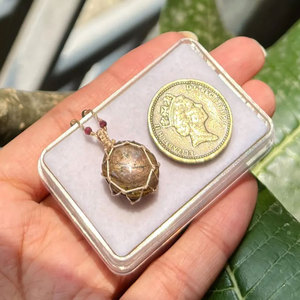 Collier pendentif rond en pierre naturelle en macramé fait main, cordon perlé réglable à double brin, cadeau unisexe hindou - Product Image 1