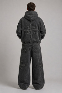 Ensembles de sweats à capuche oversize et amples pour hommes avec design 3D en strass, appliques personnalisées et patchs vieillis, et pantalons à jambes larges - Product Image 3