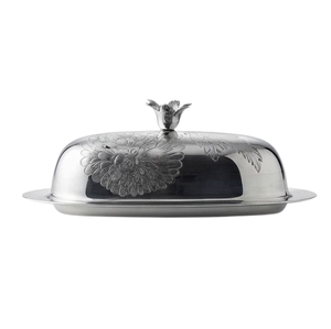 Plato ovalado de plata para mantequilla con diseño floral grabado y tapa con pomo de pájaro para uso en la cocina. - Product Image 2