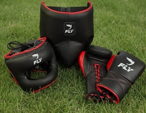Ensemble d'équipement de boxe professionnel Fly en cuir : casque, protège-corps, gants à lacets, sangle de poignet réglable, unisexe, pour arts martiaux - Product Image 1