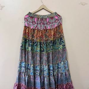 Jupe longue évasée en soie indienne pour femme, style bohème, à volants, à plusieurs niveaux, faite à la main, mode ethnique, vente en gros - Product Image 2