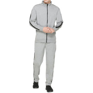 Ensemble de survêtement décontracté pour hommes en gros, deux pièces, avec impression de logo personnalisé, comprenant un sweat à capuche et un pantalon de survêtement empilé - Product Image 1