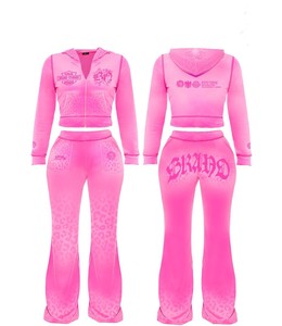 Ensemble deux pièces haut court et survêtement en velours pour femme, qualité premium 2026, avec logo personnalisé TAHAD, doublure satinée, fermeture éclair et strass brodés - Product Image 3