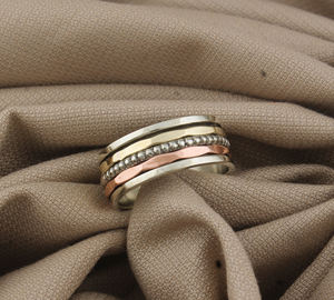 Anillo de Plata de Ley 925 con Banda Punteada, Anillo de Boda Minimalista con Textura Milgrain y Piedras Preciosas para Mujer, Venta al por Mayor - Product Image 4