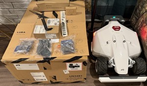 เครื่องตัดหญ้าอัตโนมัติรุ่นใหม่ล่าสุด Mammotion LUBA 3 AWD 5000 ใช้พลังงานแบตเตอรี่ พร้อมมอเตอร์ไฟฟ้า ตัวเครื่องทำจากเหล็ก เหมาะสำหรับสนามหญ้าขนาด 1/25 เอเคอร์ - Product Image 1