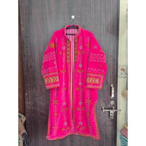 Veste longue en velours tissé Suzani réversible, brodée à la main avec un motif floral, style bohème vintage pour femmes, idéale pour les festivals - Product Image 2